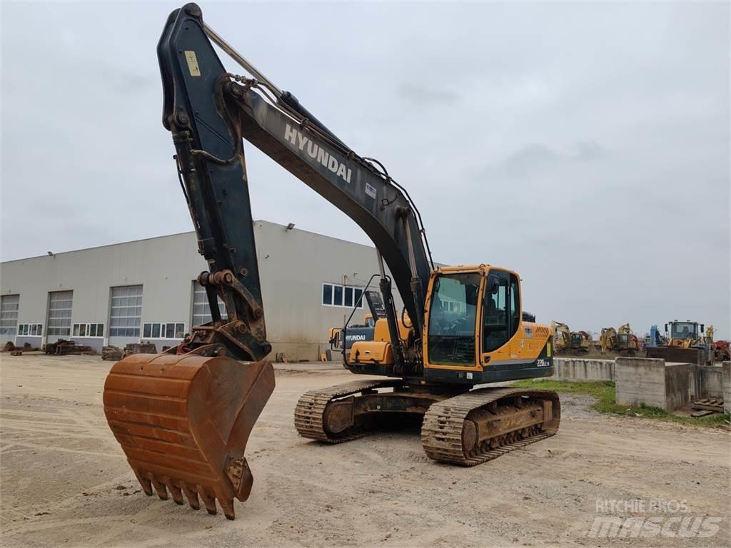 Hyundai R220LC-9S حفارات زحافة