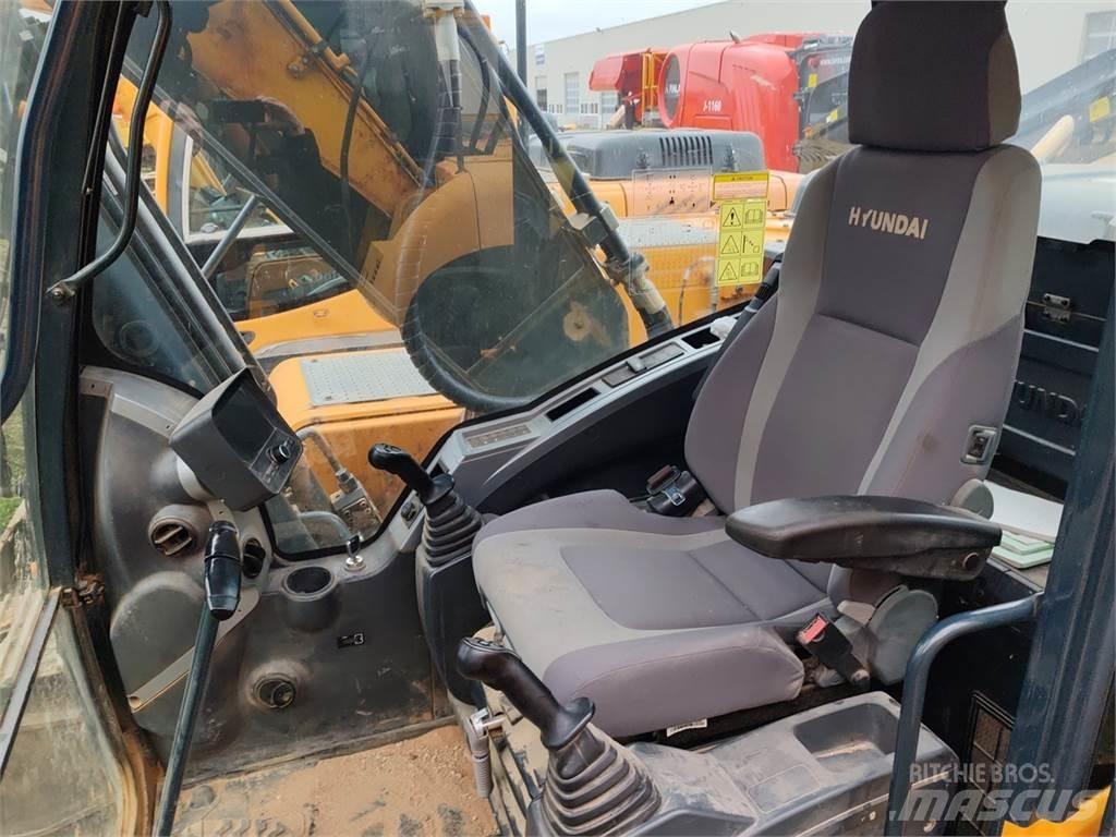 Hyundai R220LC-9S حفارات زحافة