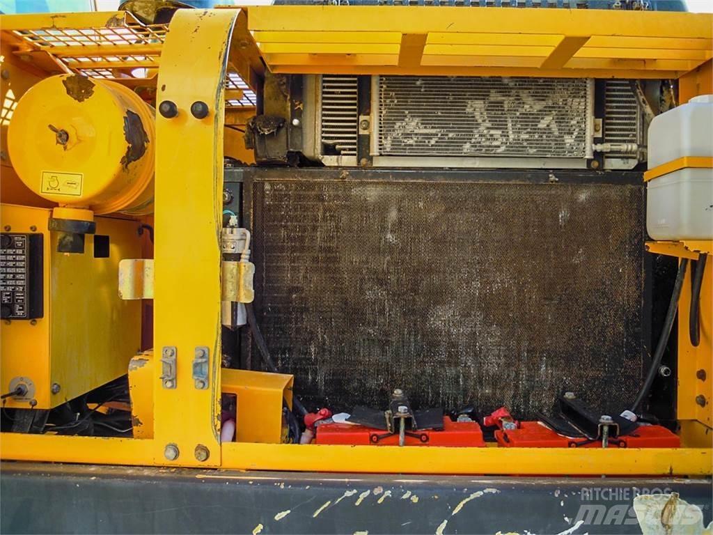 Hyundai R250LC-7 حفارات زحافة