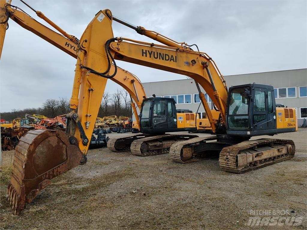 Hyundai R250NLC-7A حفارات زحافة