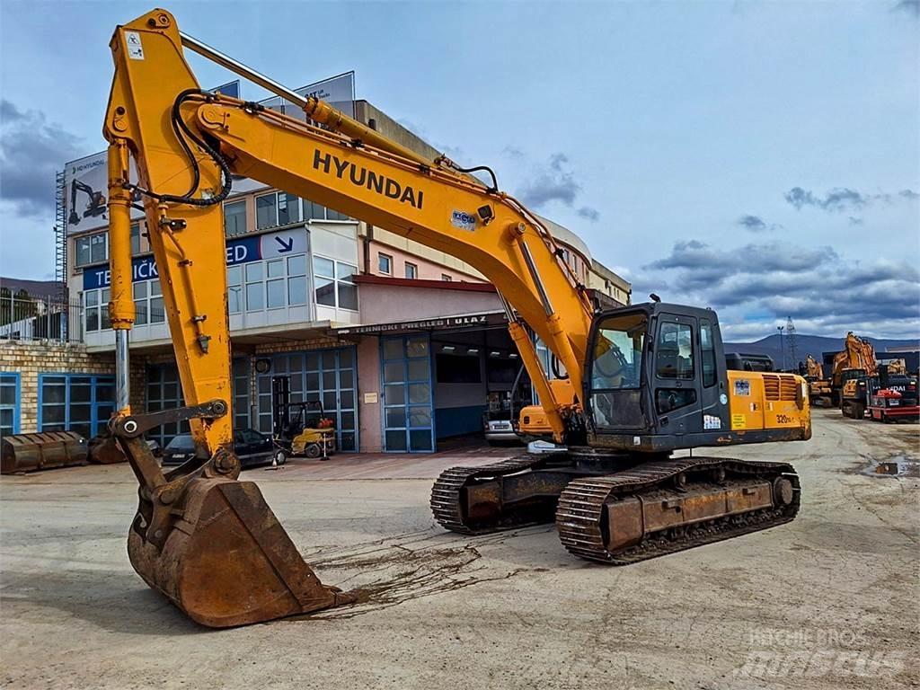 Hyundai R320NLC-7A حفارات زحافة
