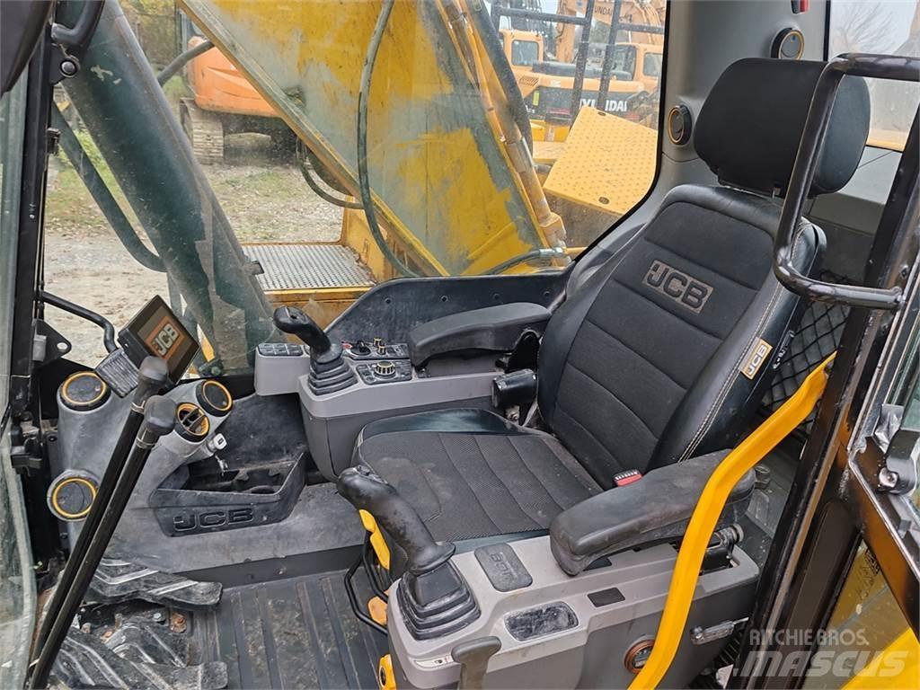 JCB 220 X SLC حفارات زحافة