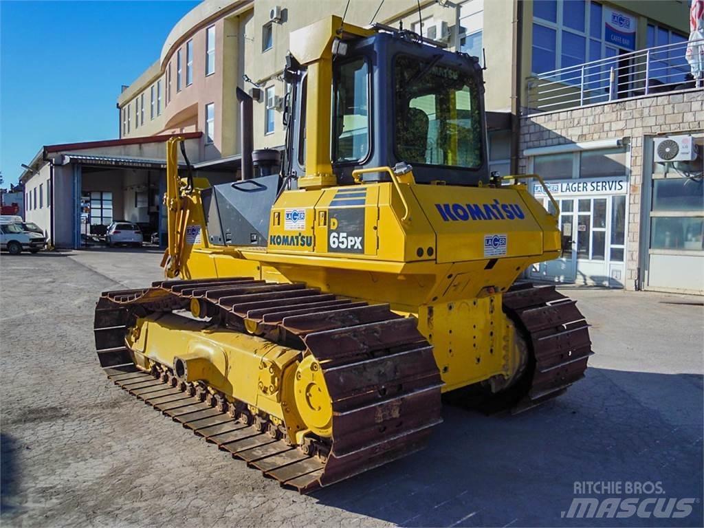 Komatsu D65PX-15EO بلدوزرات مجنزرة