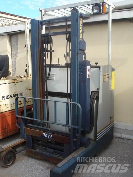 Komatsu FB15RS-8 معدات الرفع منخفض المستوى