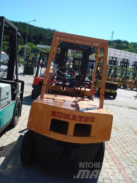 Komatsu FG25L-7 شاحنات ذات رافعات شوكية - أخرى