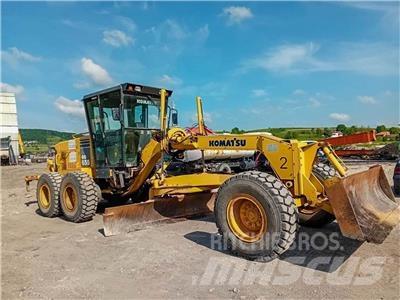 Komatsu GD655-3A معدات تمهيد الطرق