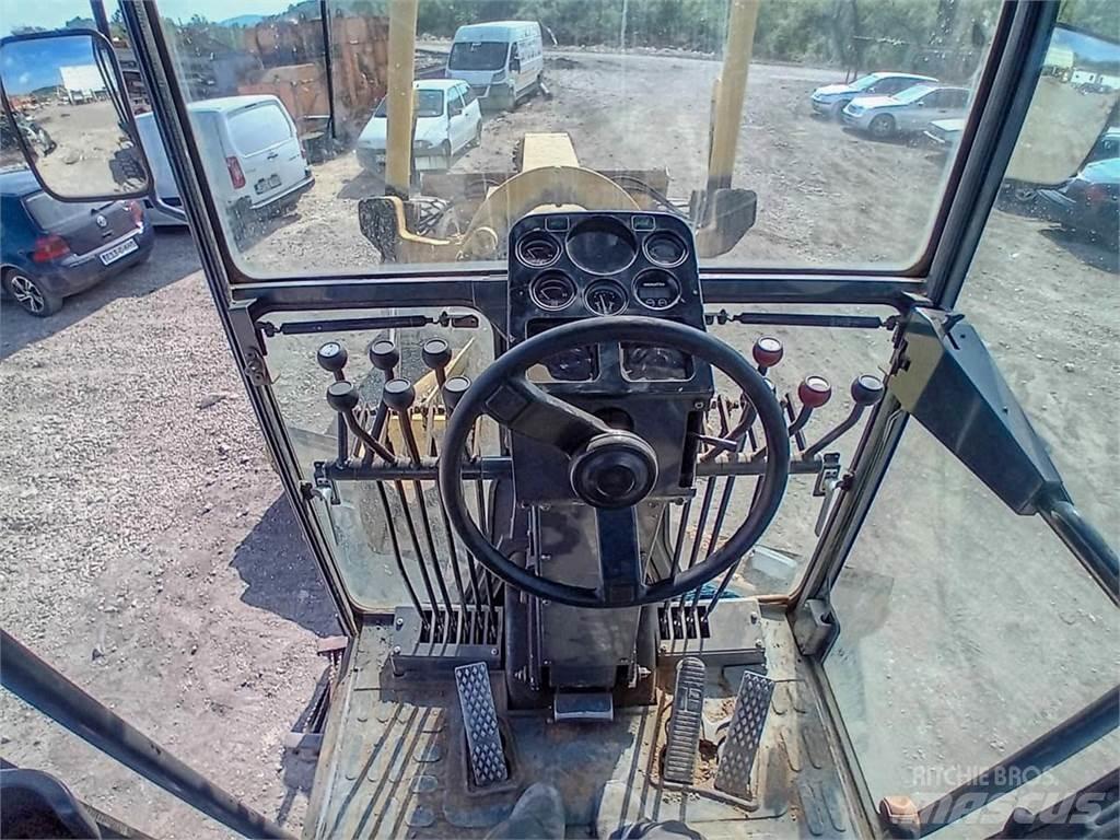 Komatsu GD655-3A معدات تمهيد الطرق