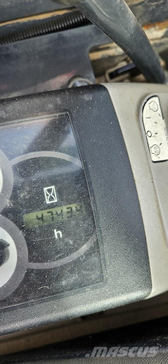 Komatsu PC26MR-3 حفارات صغيرة أقل من 7 طن (حفارات صغيرة)