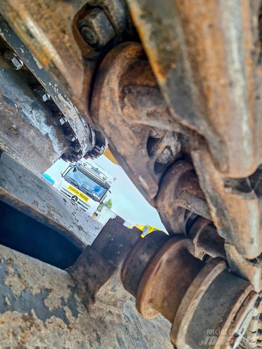 Komatsu PC340NLC-7K حفارات زحافة