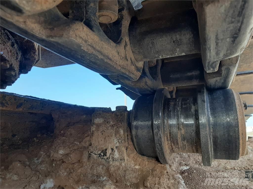 Komatsu PC450LC-7K حفارات زحافة