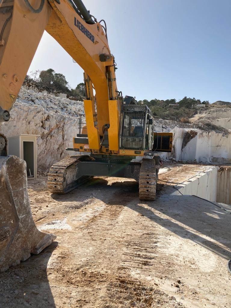 Liebherr 974 C HDSL حفارات زحافة