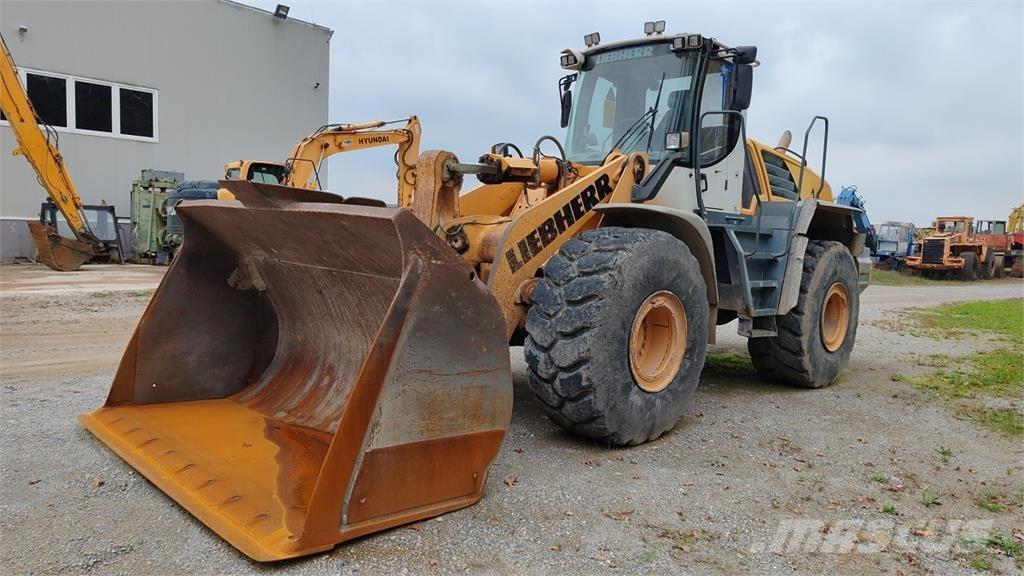 Liebherr L576 لوادر بعجل