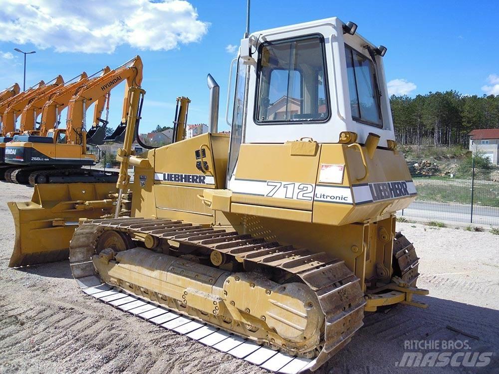Liebherr PR 712M بلدوزرات مجنزرة
