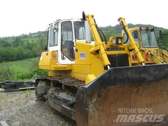 Liebherr PR 732 L بلدوزرات مجنزرة