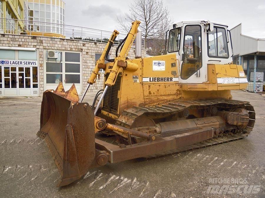Liebherr PR 732 L بلدوزرات مجنزرة