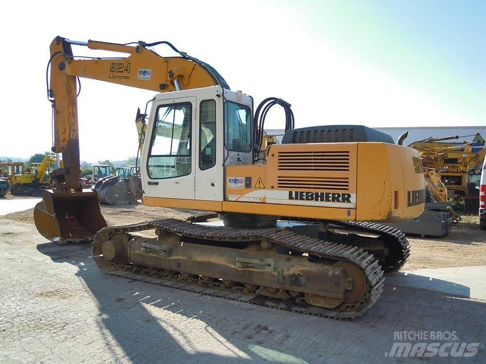 Liebherr R924B HDSL حفارات زحافة