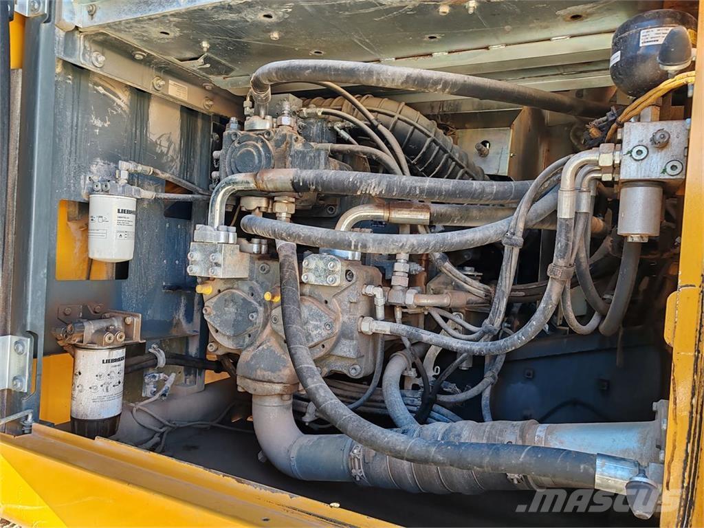 Liebherr R938 NLC حفارات زحافة