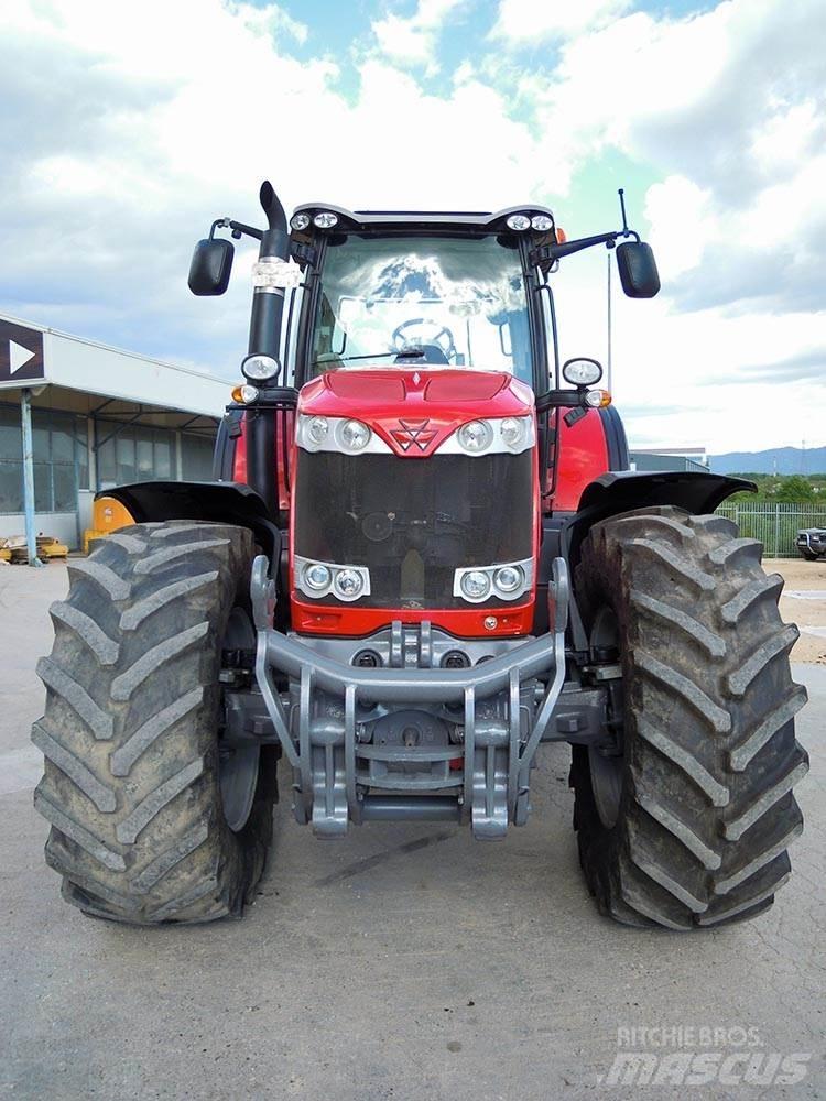 Massey Ferguson 8690 الجرارات