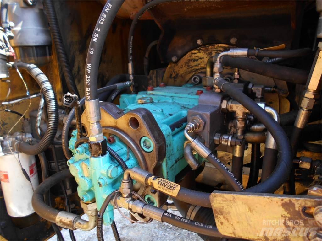 New Holland E385EL حفارات زحافة