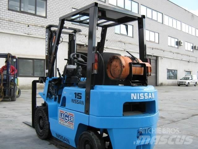 Nissan NJ01A15 شاحنات LPG