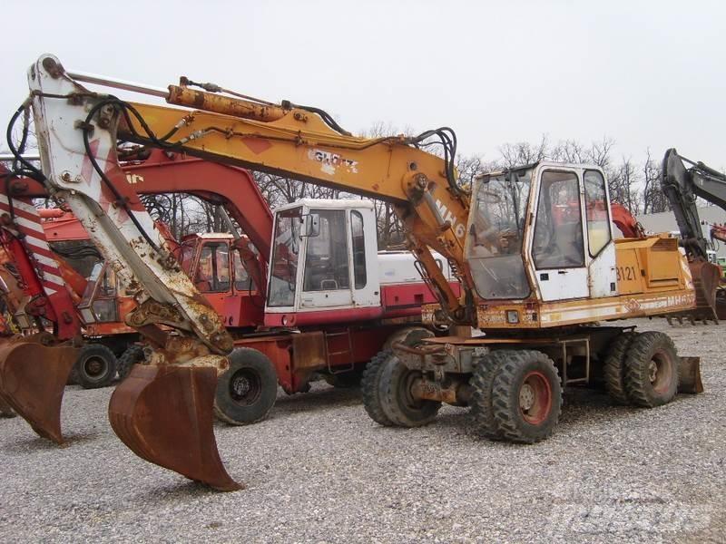 O&K MH6 حفارات بعجل