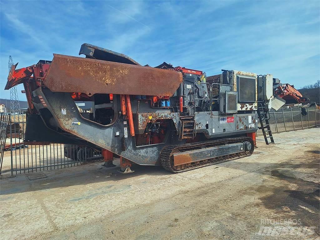 Sandvik QI 240 الكسارات المتنقلة