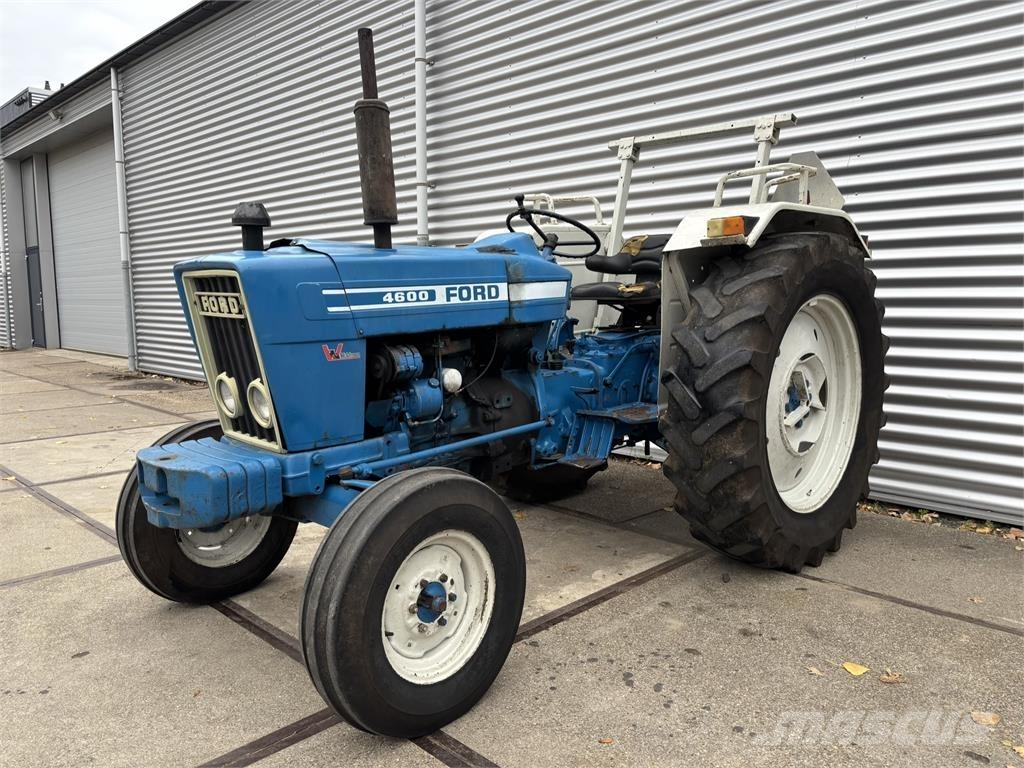 Ford 4600 الجرارات