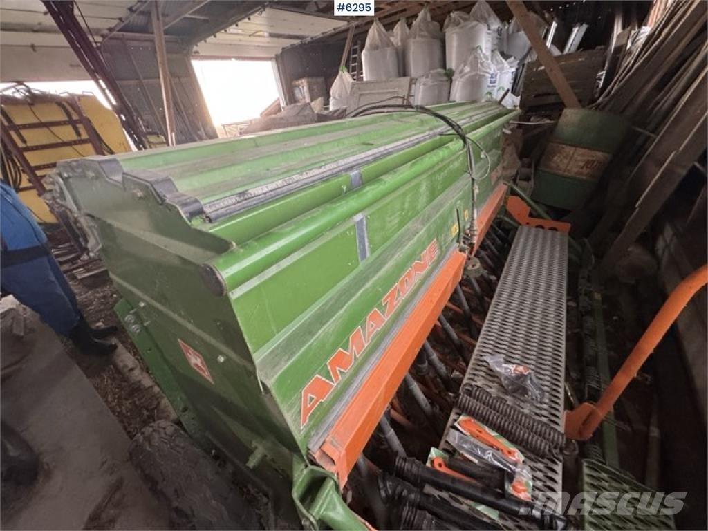 Amazone D9-30 مثاقيب