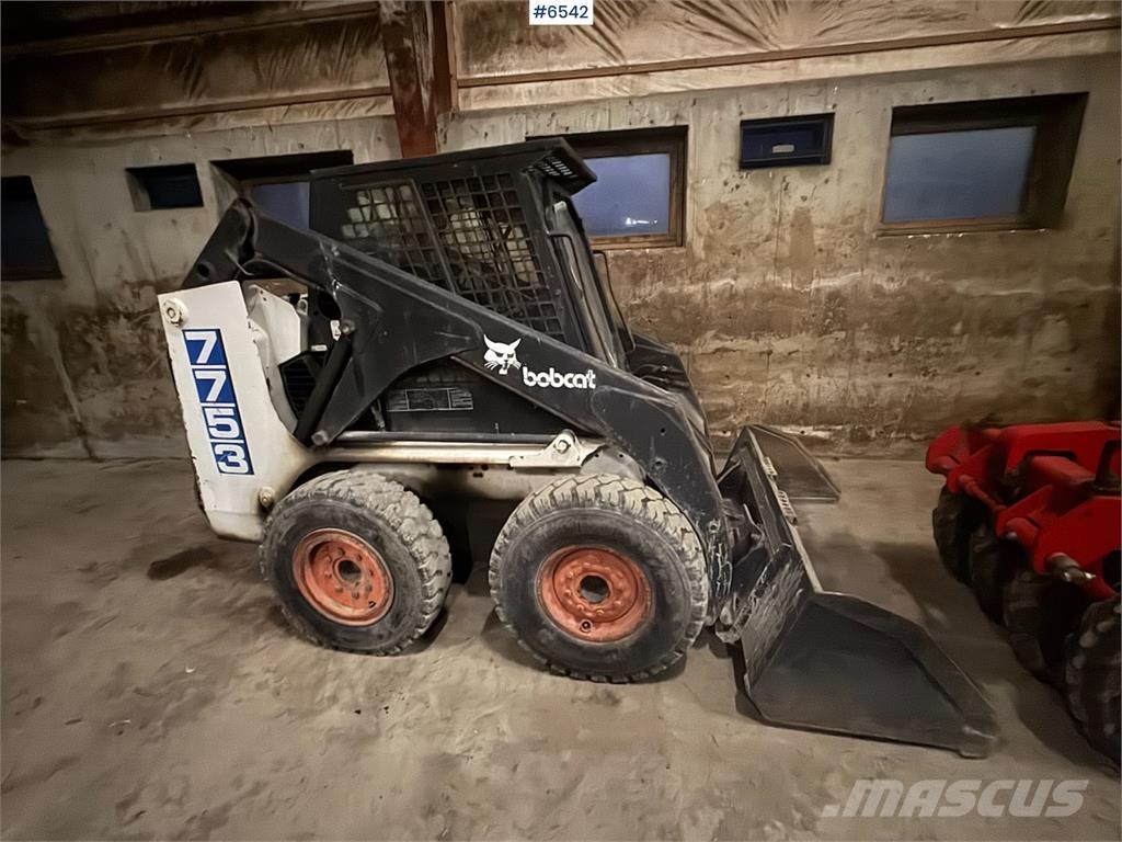 Bobcat 7753 لوادر متعددة الأغراض
