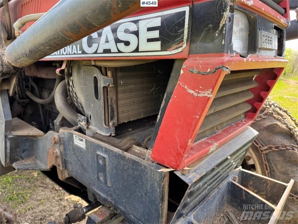 CASE 685 XL الجرارات