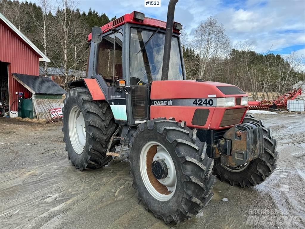 CASE IH 4240 XL الجرارات