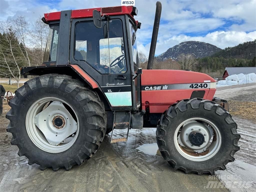 CASE IH 4240 XL الجرارات