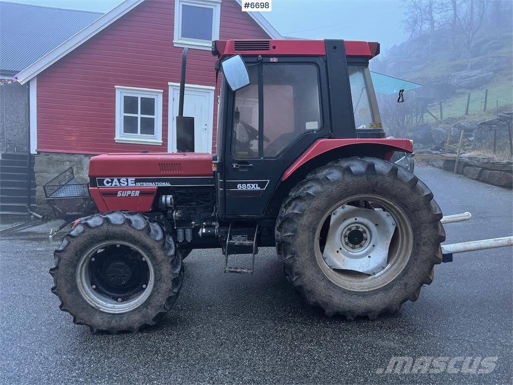 Case IH 685 XL الجرارات