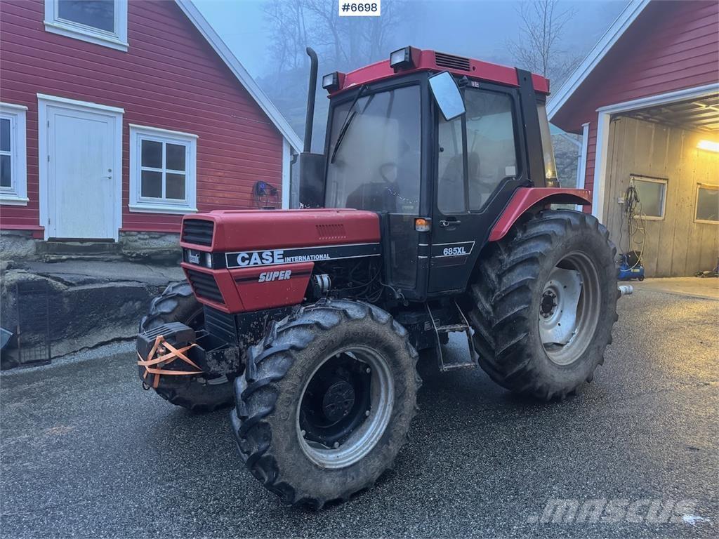 Case IH 685 XL الجرارات