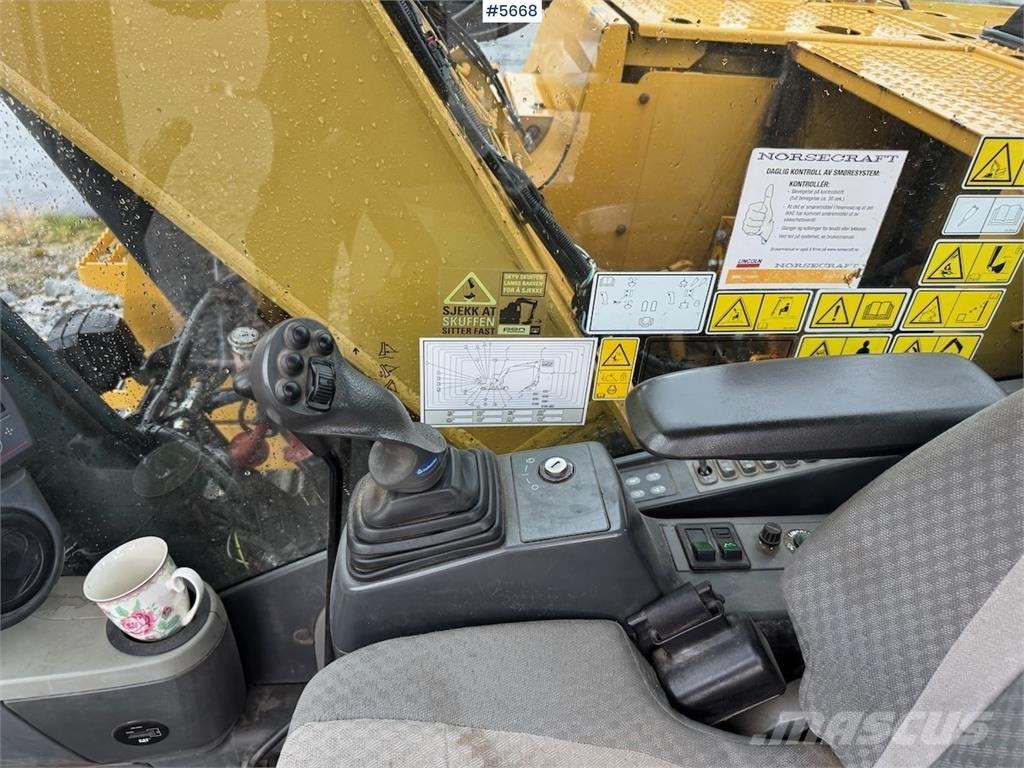 CAT 311F LRR حفارات زحافة