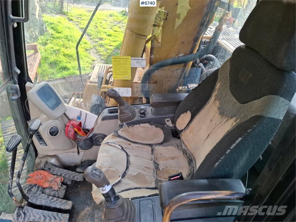 CAT 312C L حفارات زحافة