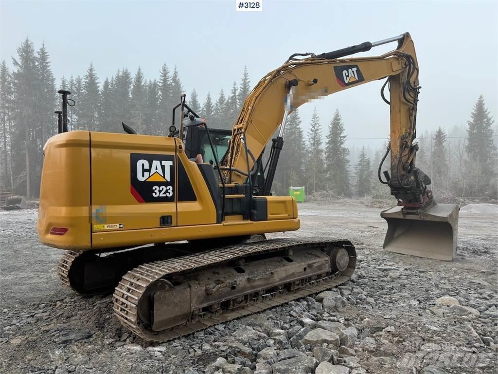 CAT 323-07A حفارات زحافة