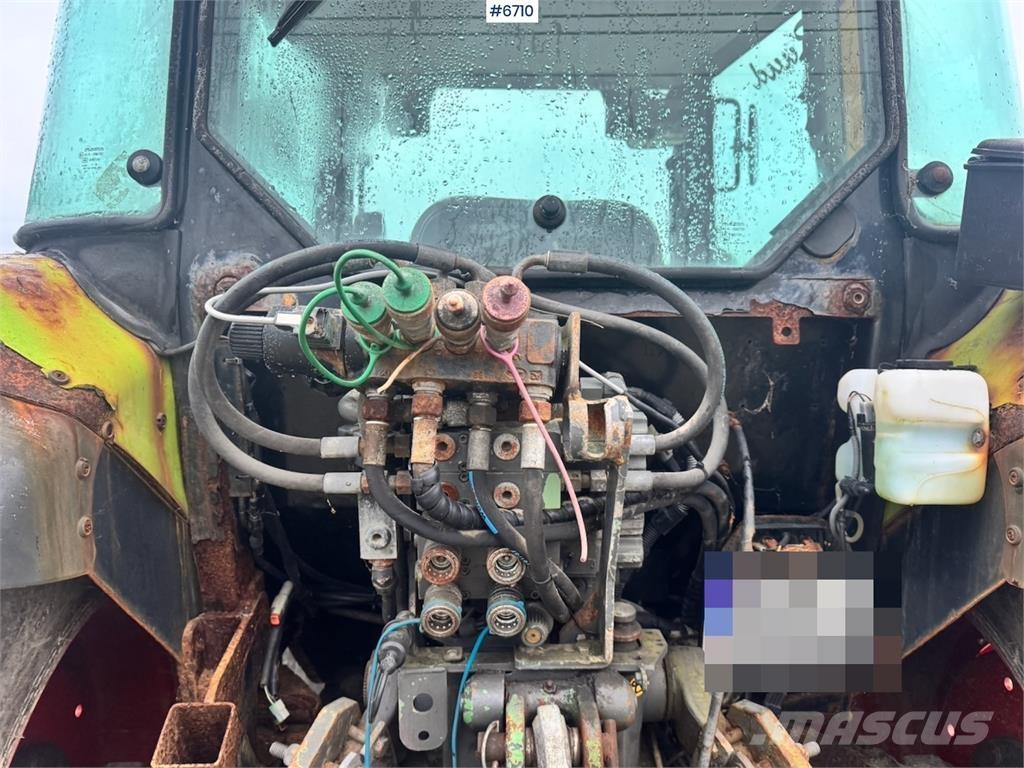 CLAAS 220 الجرارات