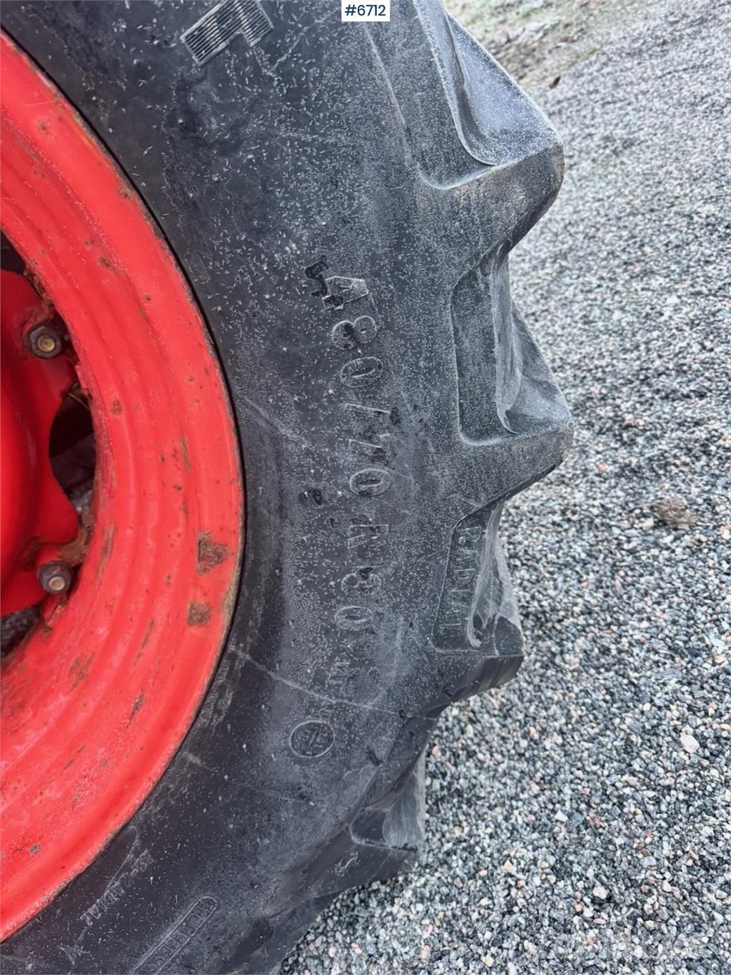 CLAAS 220 الجرارات