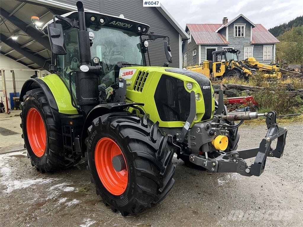 CLAAS 550 الجرارات