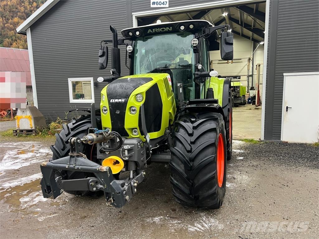 CLAAS 550 الجرارات