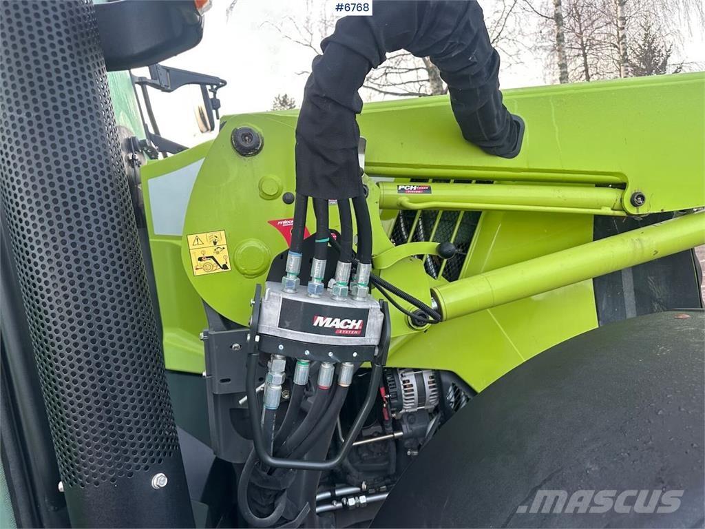 CLAAS Arion 440 الجرارات