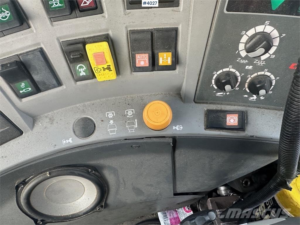 CLAAS Arion 640 الجرارات