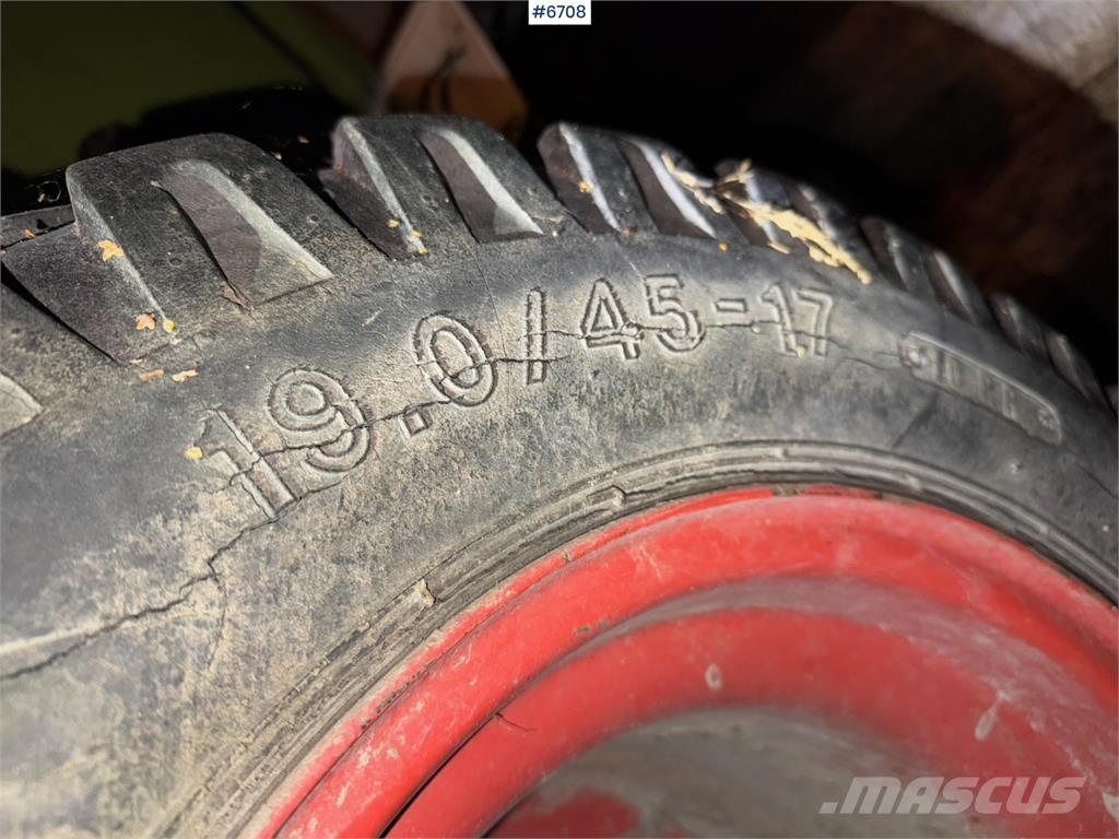 CLAAS Rollant 46 معدات أخرى للحصاد