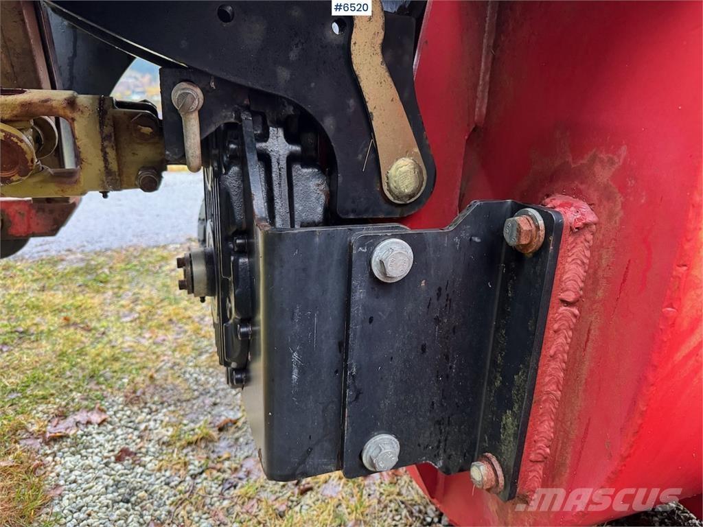 Dalen 2010-D حراثات ونصول الجليد