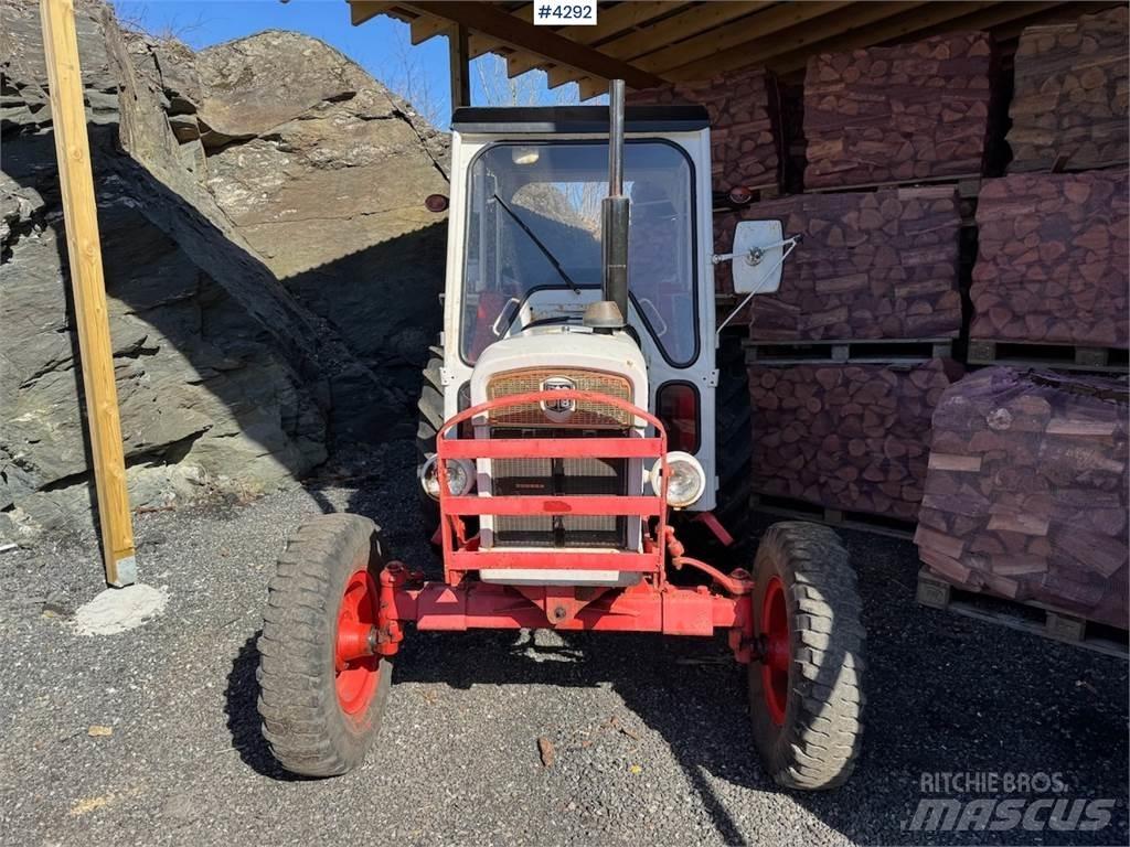 David Brown 885 الجرارات