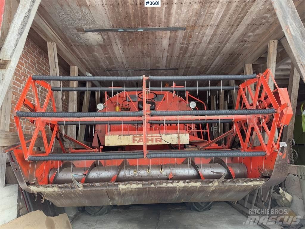 Deutz Fahr M900 حصادات