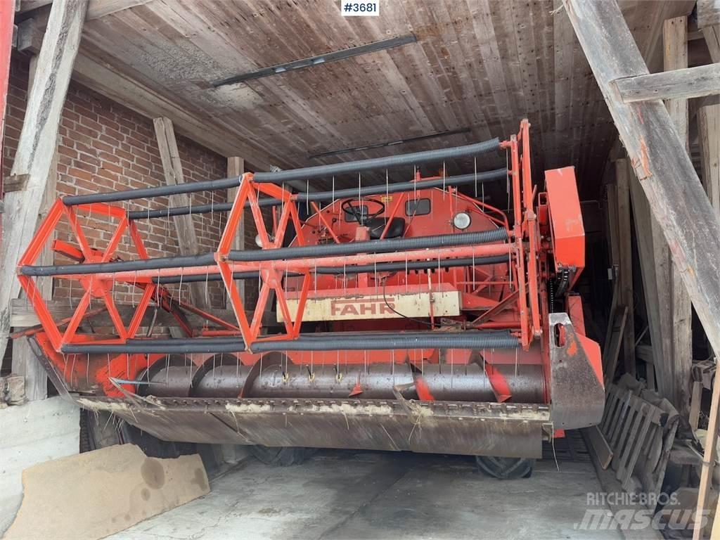 Deutz Fahr M900 حصادات