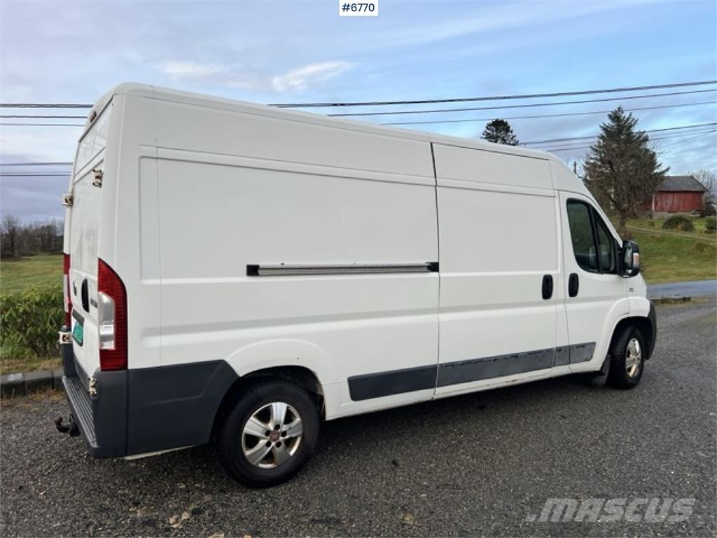 Fiat Ducato 4X2 شاحنة مقفلة
