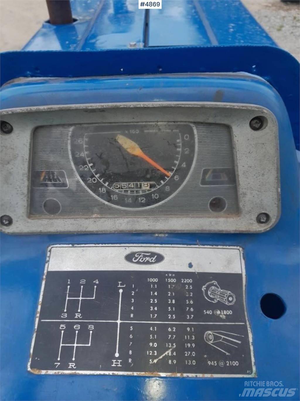Ford 4000 الجرارات